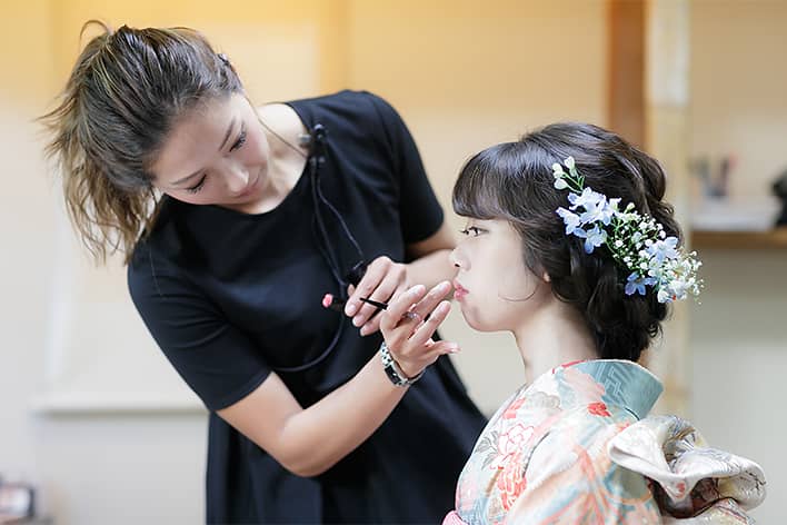 Lienならヘアメイクのプロに卒業式の装いをお任せいただけます